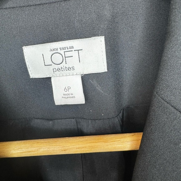 LOFT Black Women's Tailored Blazer with Notch Lapel - Picture 3 of 5
